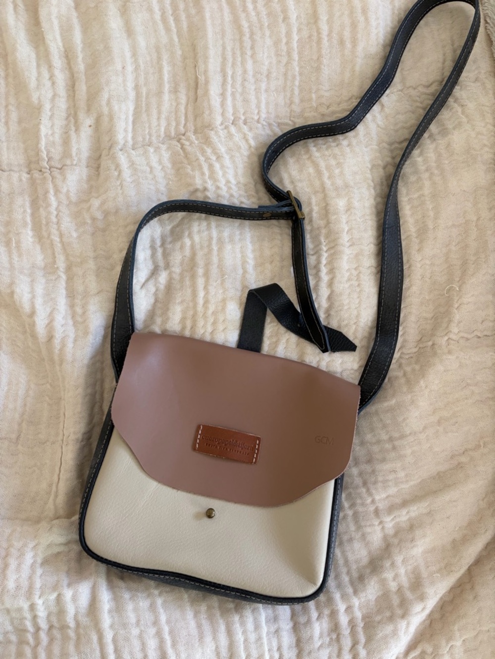 BRAND NEW Neutral Two-Tone Crossbody Bag in Brown & Cream